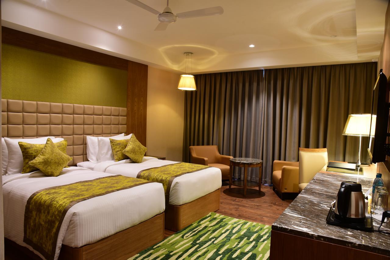 Lemon Tree Hotel Силигури Экстерьер фото