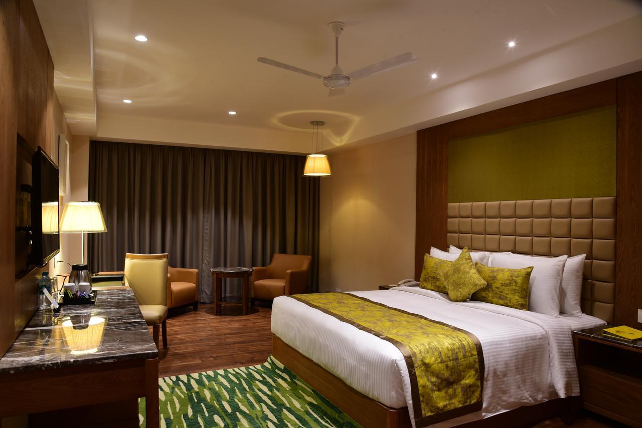 Lemon Tree Hotel Силигури Экстерьер фото
