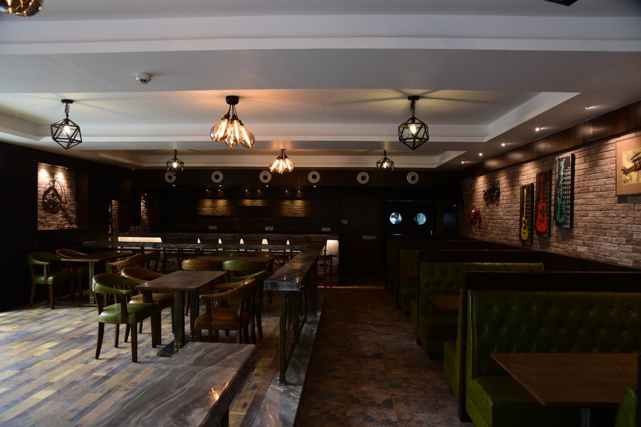 Lemon Tree Hotel Силигури Экстерьер фото